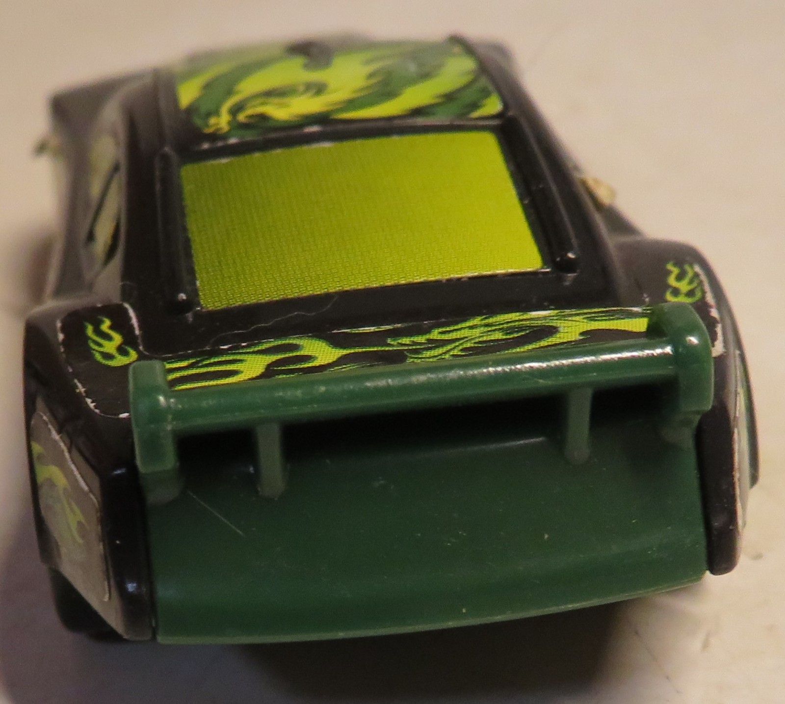 Hot Wheels Mattel General Mills Black Green Pullback Action Plastic Car 2011 GUC