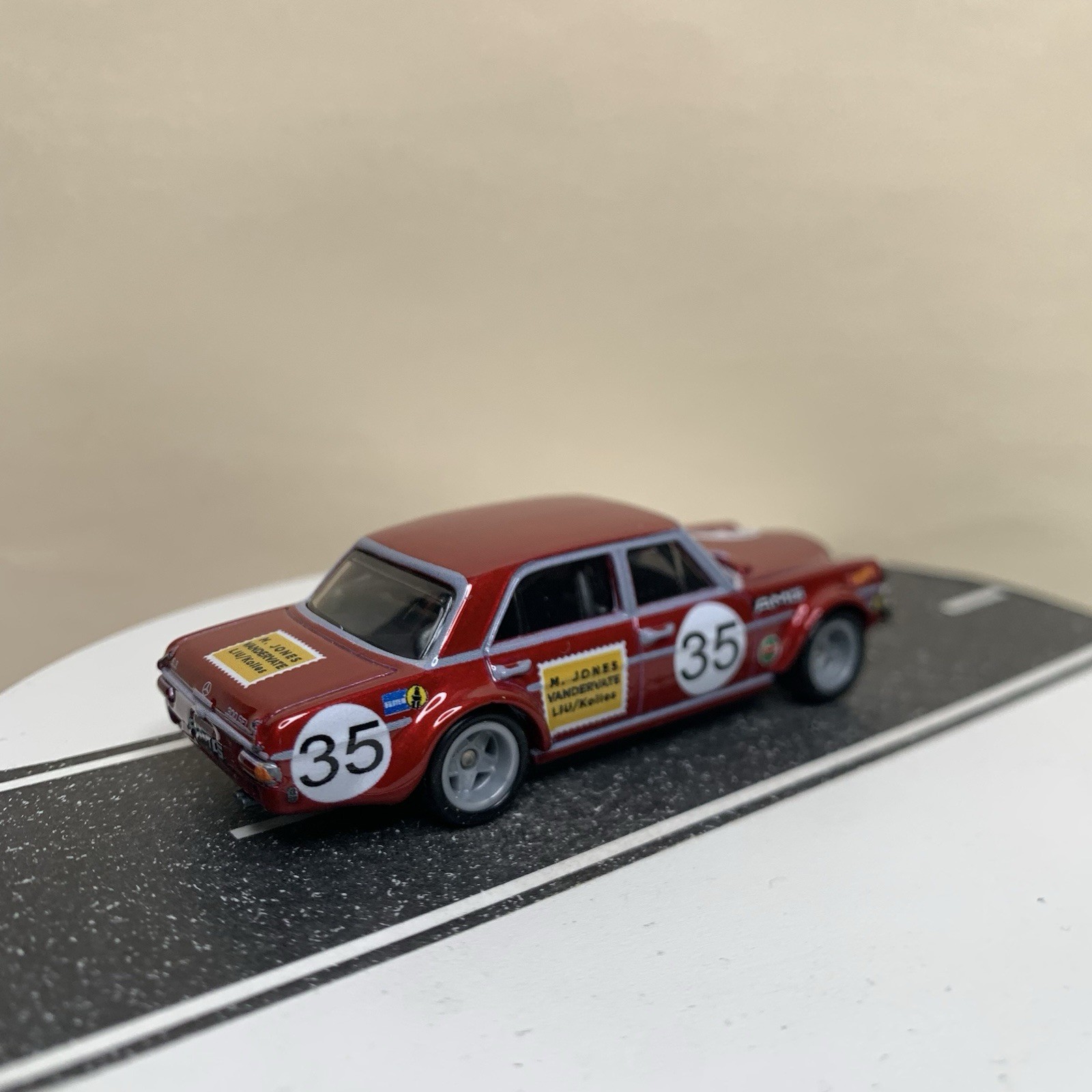 Hot Wheels Premium Deutschland Design Mercedes-Benz 300 SEL 6.8 Red w/RR 1:64 NM