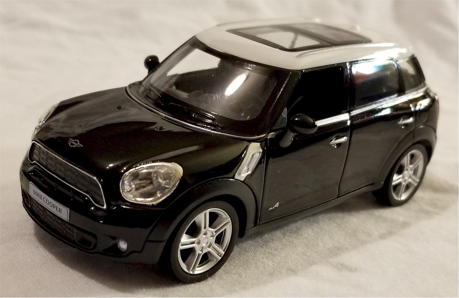 RMZ City – 5″ Scale Model Mini Cooper S Countryman Black (BBUF555001BK)