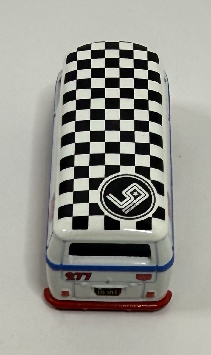 Hot Wheels Volkswagen T1 Panel Bus Outlaw 1:64 Diecast Real Riders Boulevard