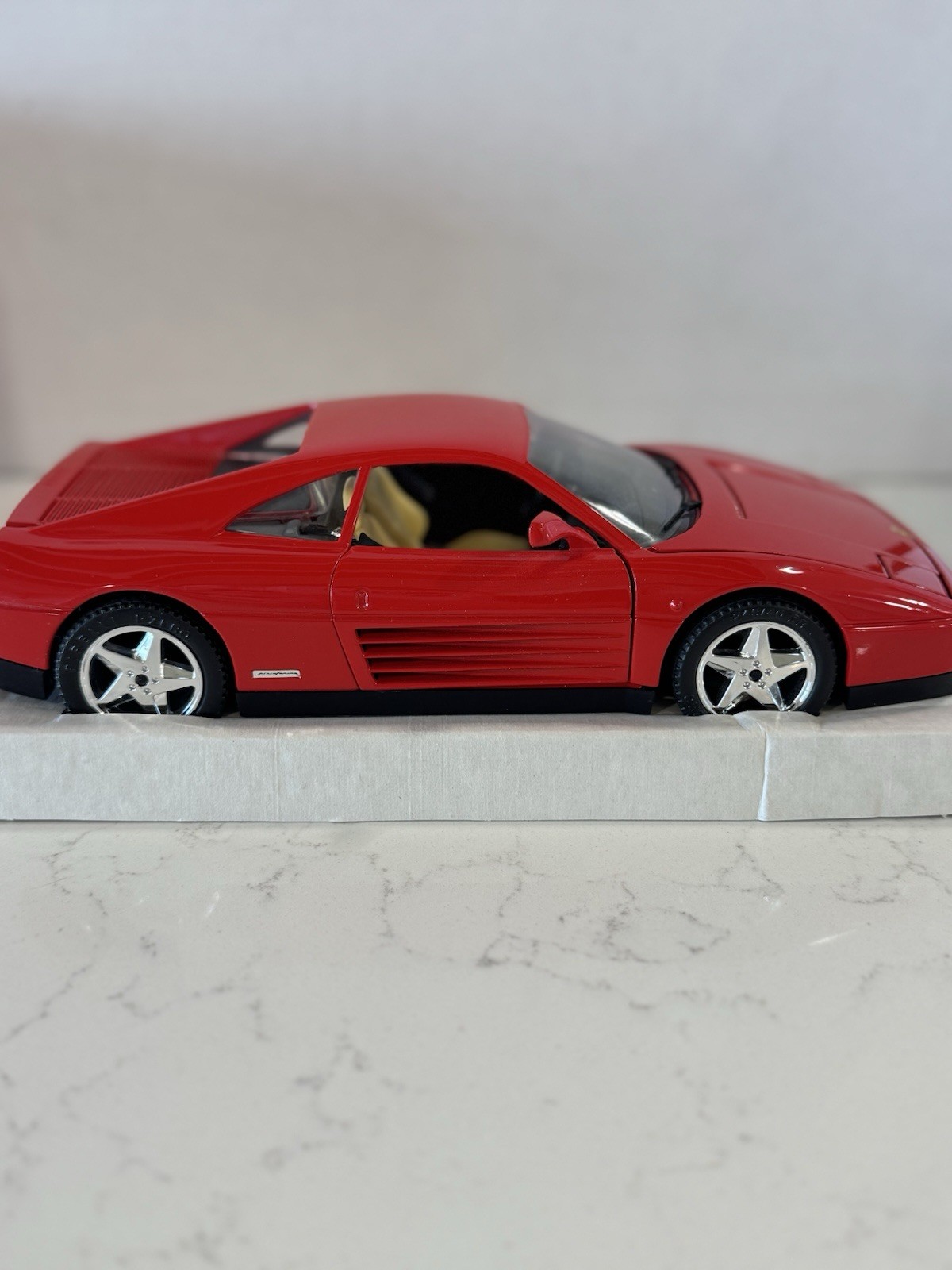 1:18 MIRA GOLDEN LINE COLLECTION RED FERRARI 348 TB #R6301 NEW IN BOX