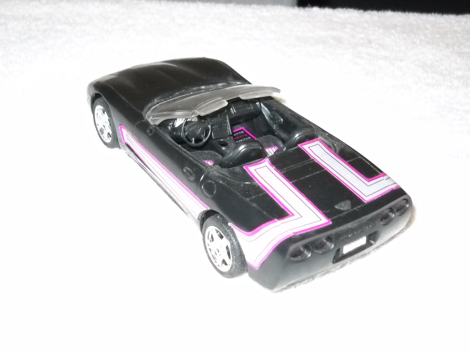 MM Inc Plastic Car, Chevy Corvette, 1997, Good Condition, Please see the photos
