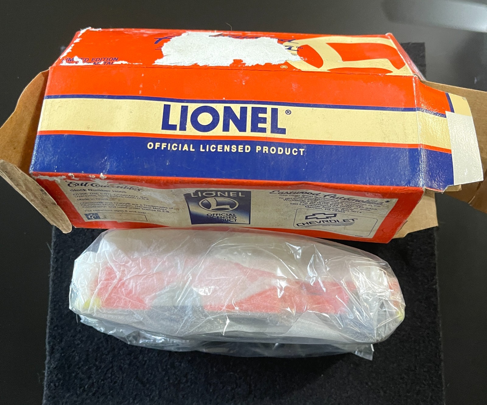 Lionel Eastwood Automobilia 338500 Lionelville Oil Co. Die Cast Tank Truck