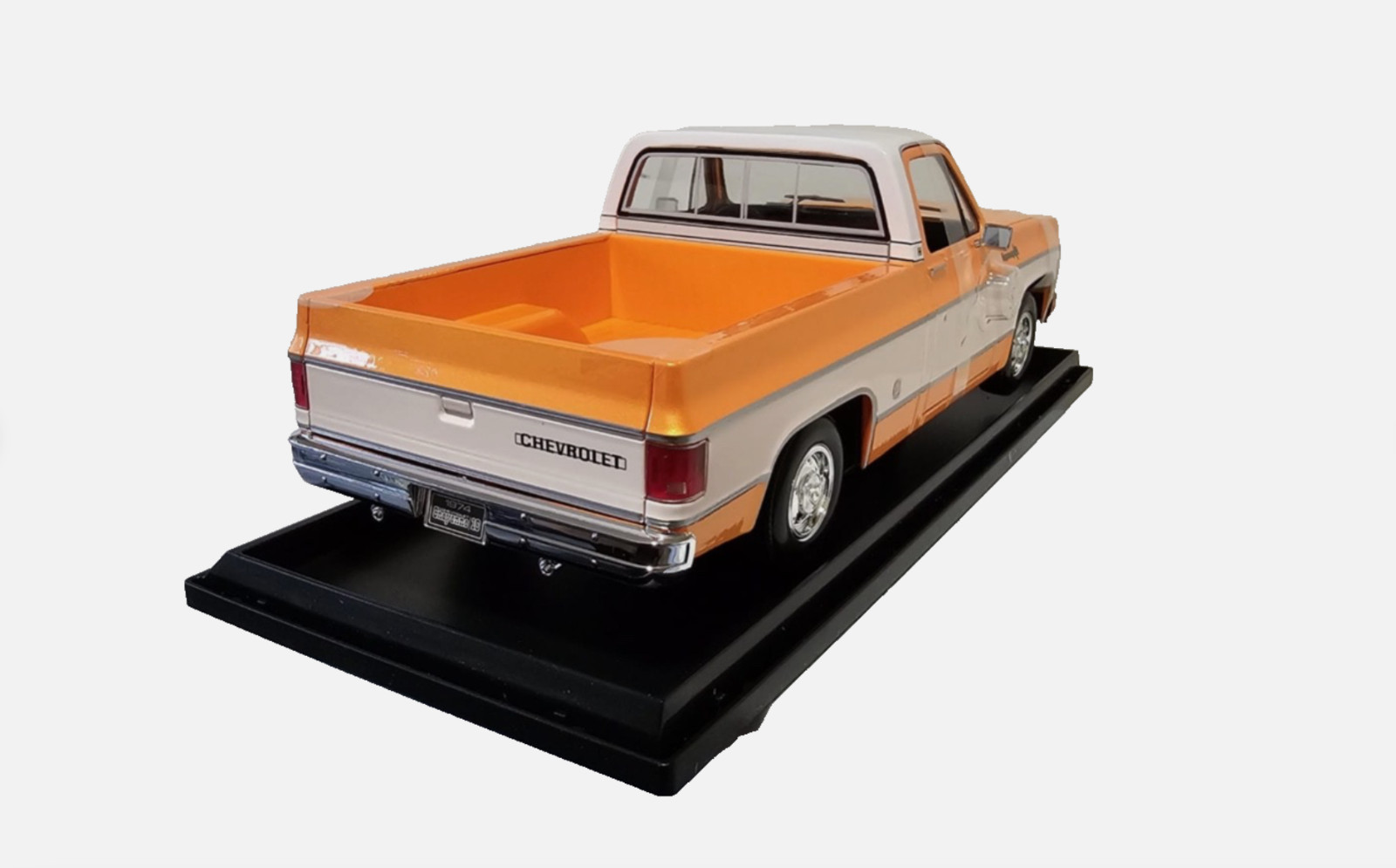 1974 Chevrolet C10 Cheyenne Super 1:18 Diecast Pickup Truck Maisto Orange-NEW