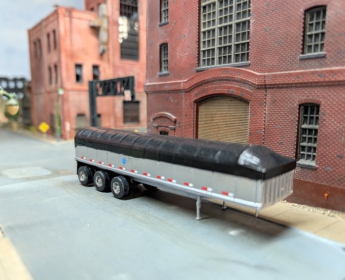 1/87 HO Scale Custom Built 3D Printed 42′ Covered 3 Axle Dump Trailer