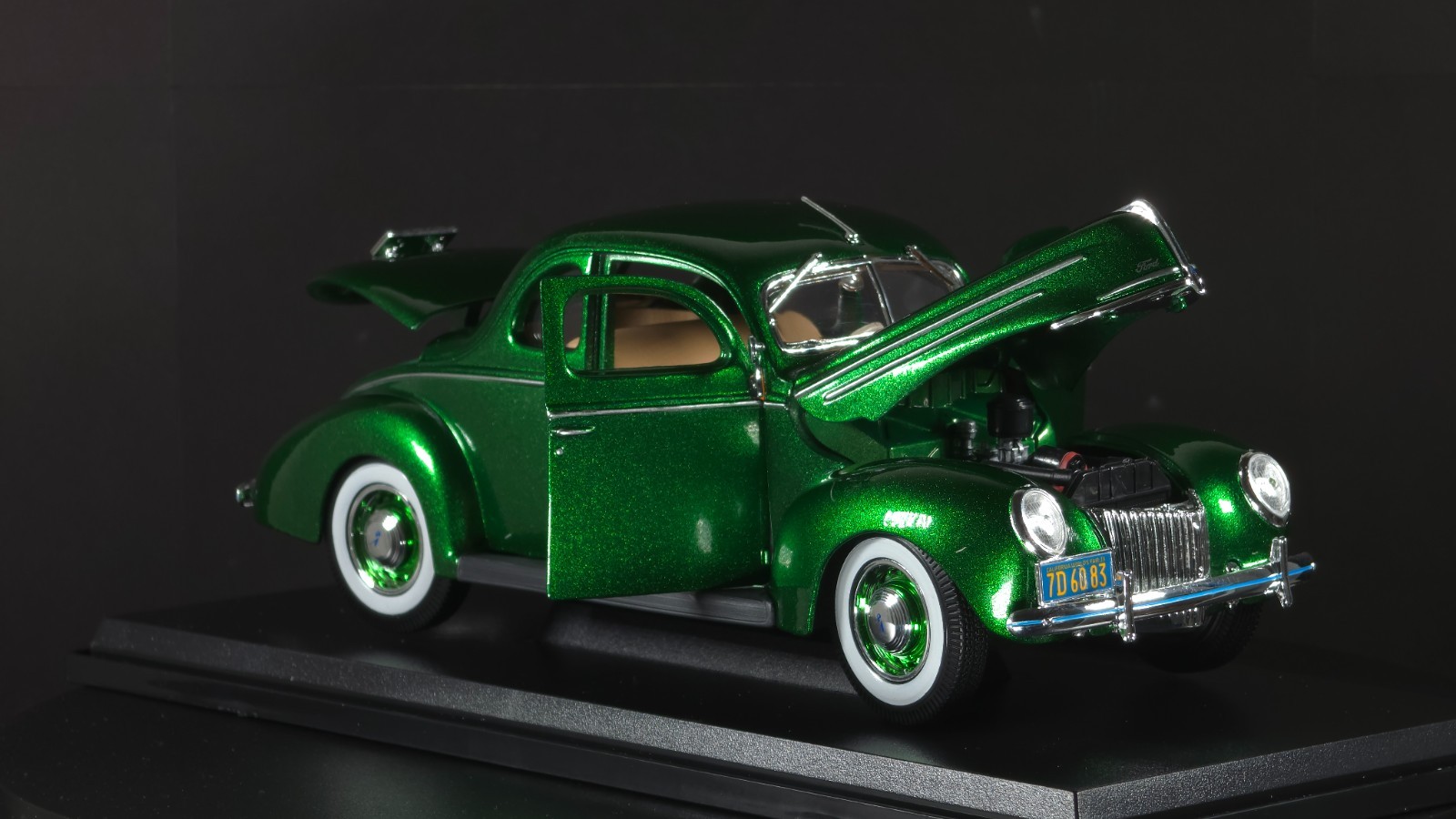 1939 Ford Deluxe Coupe 1:18 Maisto Exclusive Style Special Edition – Green