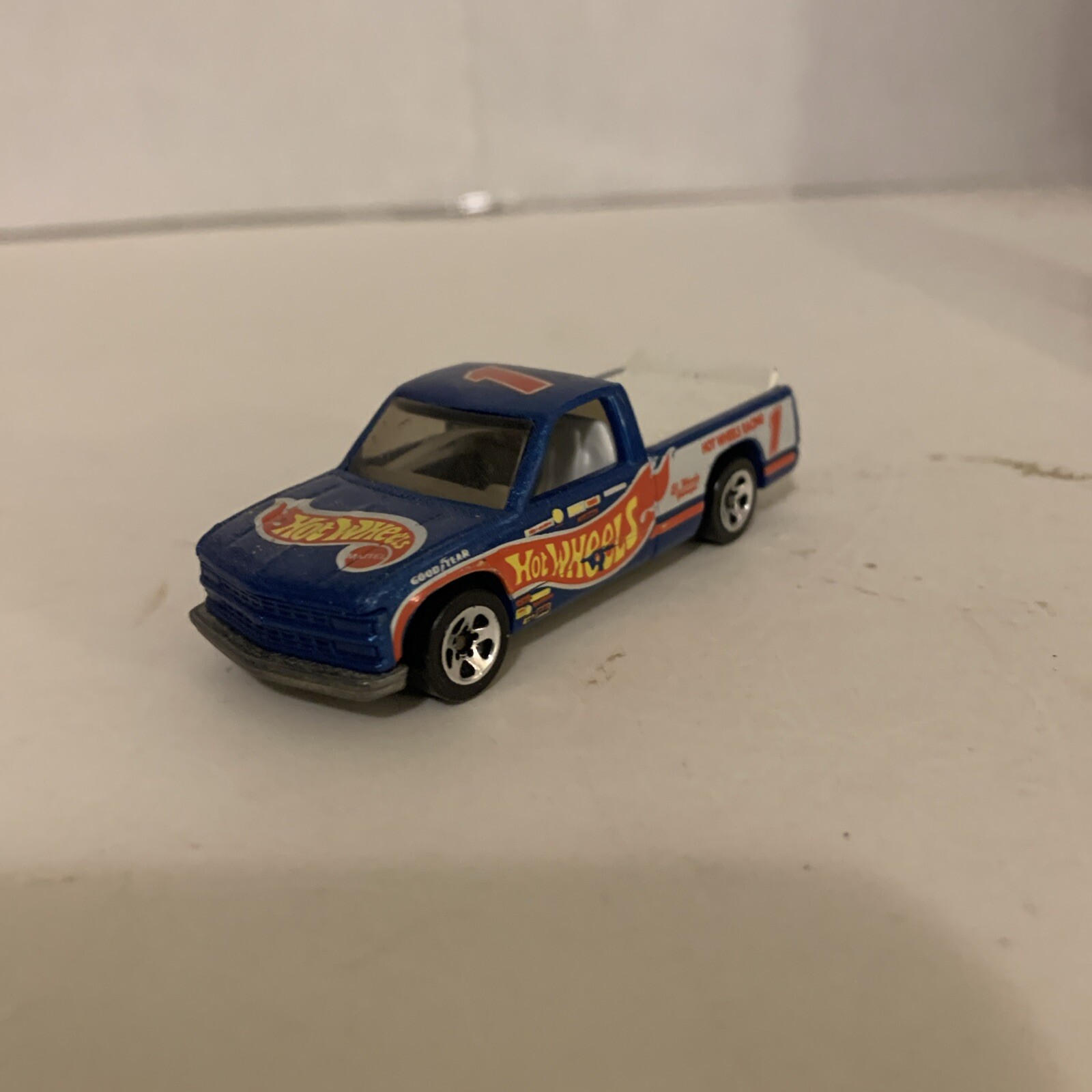 Hot Wheels 1996 Chevy 1500, Real Riders Swap Race Team Series III 2 of 4 #534,