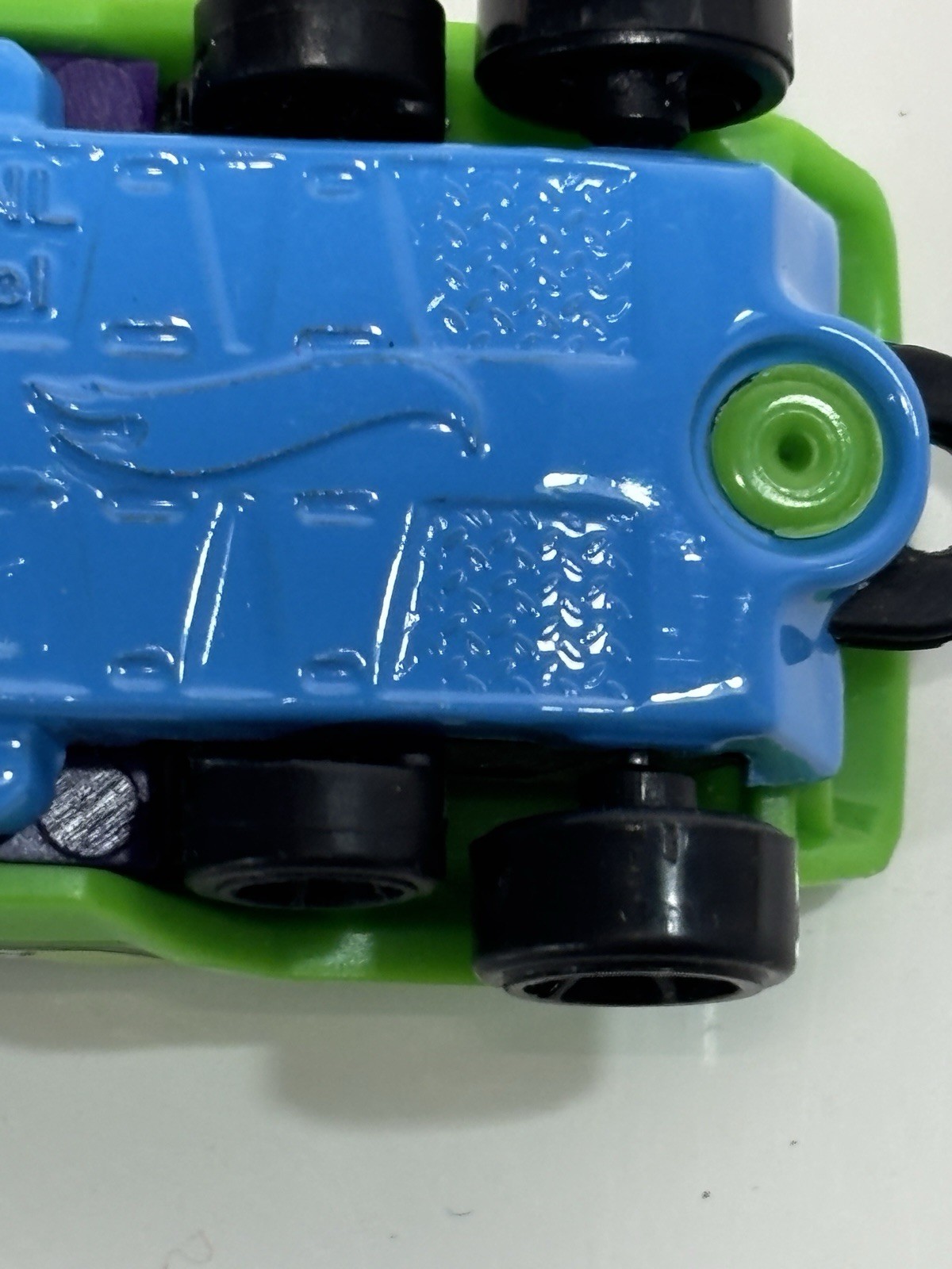 Hot Wheels2014 Loopster Green 1:64 Diecast 2 3/4″ Roller Coaster Car W Riders