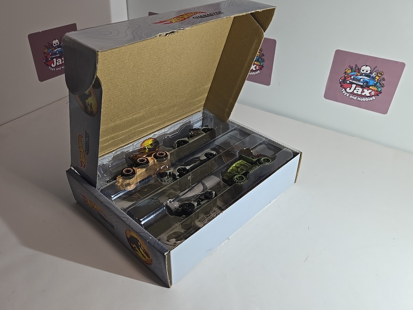 Hot Wheels Jurassic World Dominion 1:64 Car Set – GYJ92