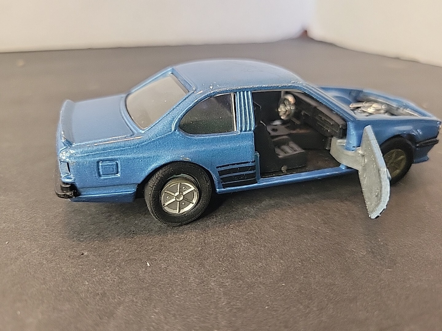 BMW 635CSi SS-907 Sunnyside Racers Vintage 1/41 Diecast Car Works With O Scale
