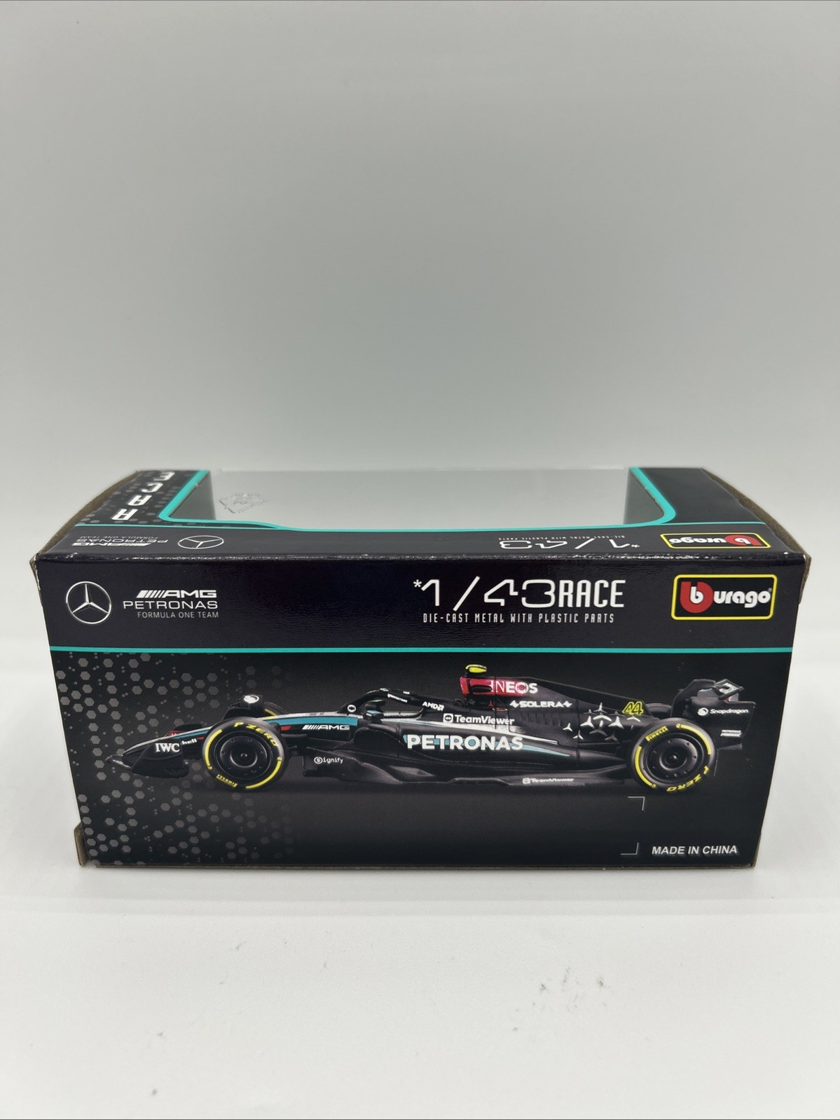 2024 George Russell/Lewis Hamilton Petronas Mercedes F1W15 Bburago Formula1 F1