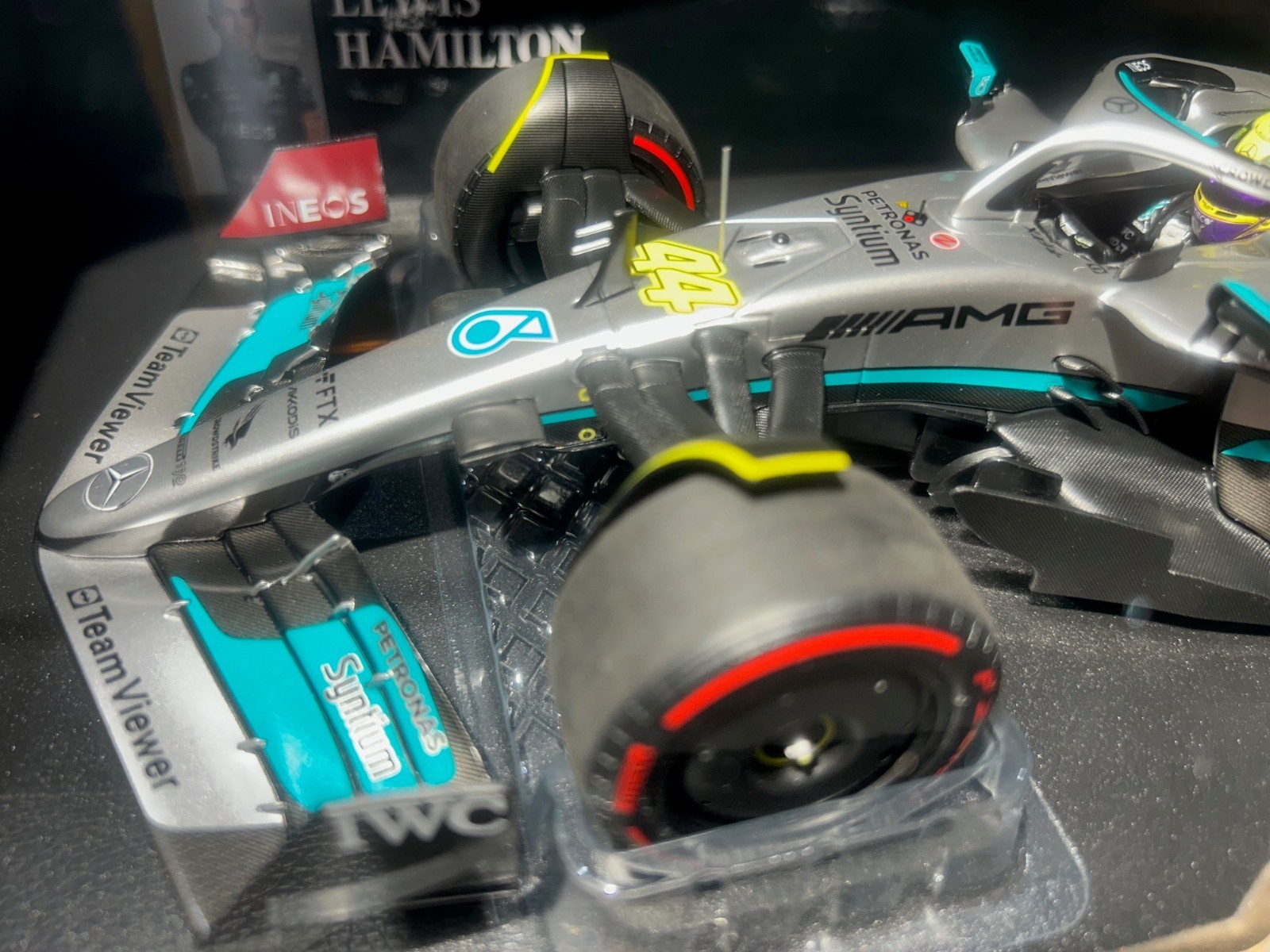 1/18 Minichamps – 2022 MERCEDES-AMG F1 W13 E #44 – LEWIS HAMILTON – SPANISH GP
