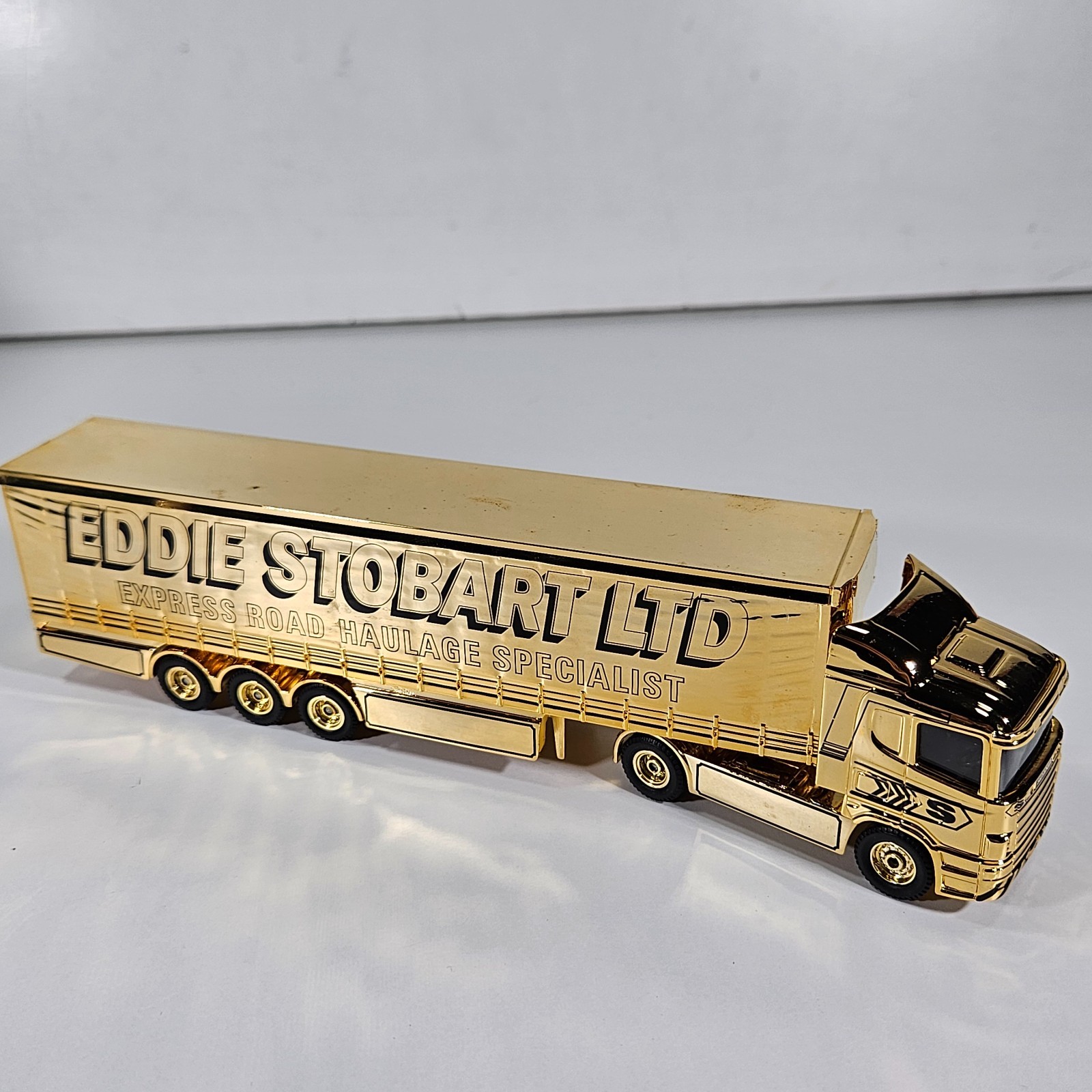 Corgi 1:64 Scale Eddie Stobart Story Gold Plated Scania Truck CC86610 Box Model.