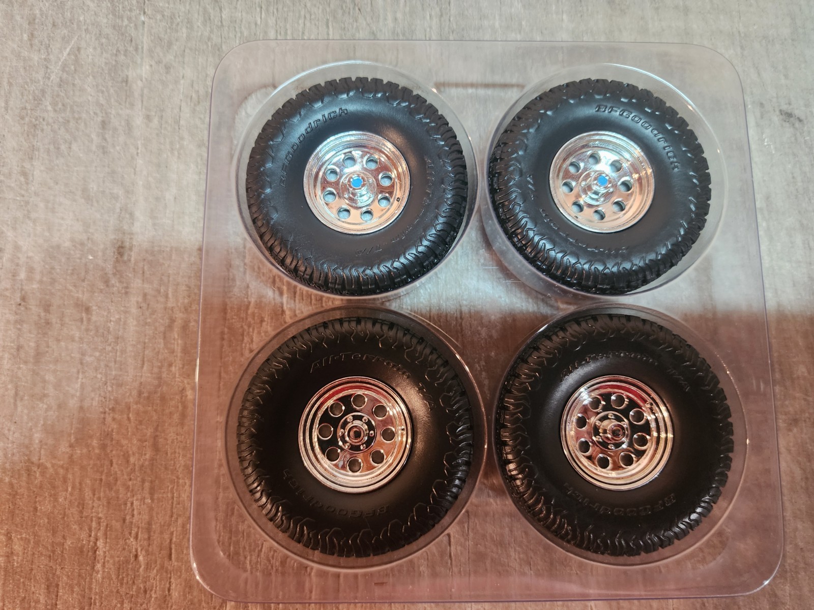 1:18 ACME 35″ MAG WHEEL AND TIRE SET – A1807716W – NEW
