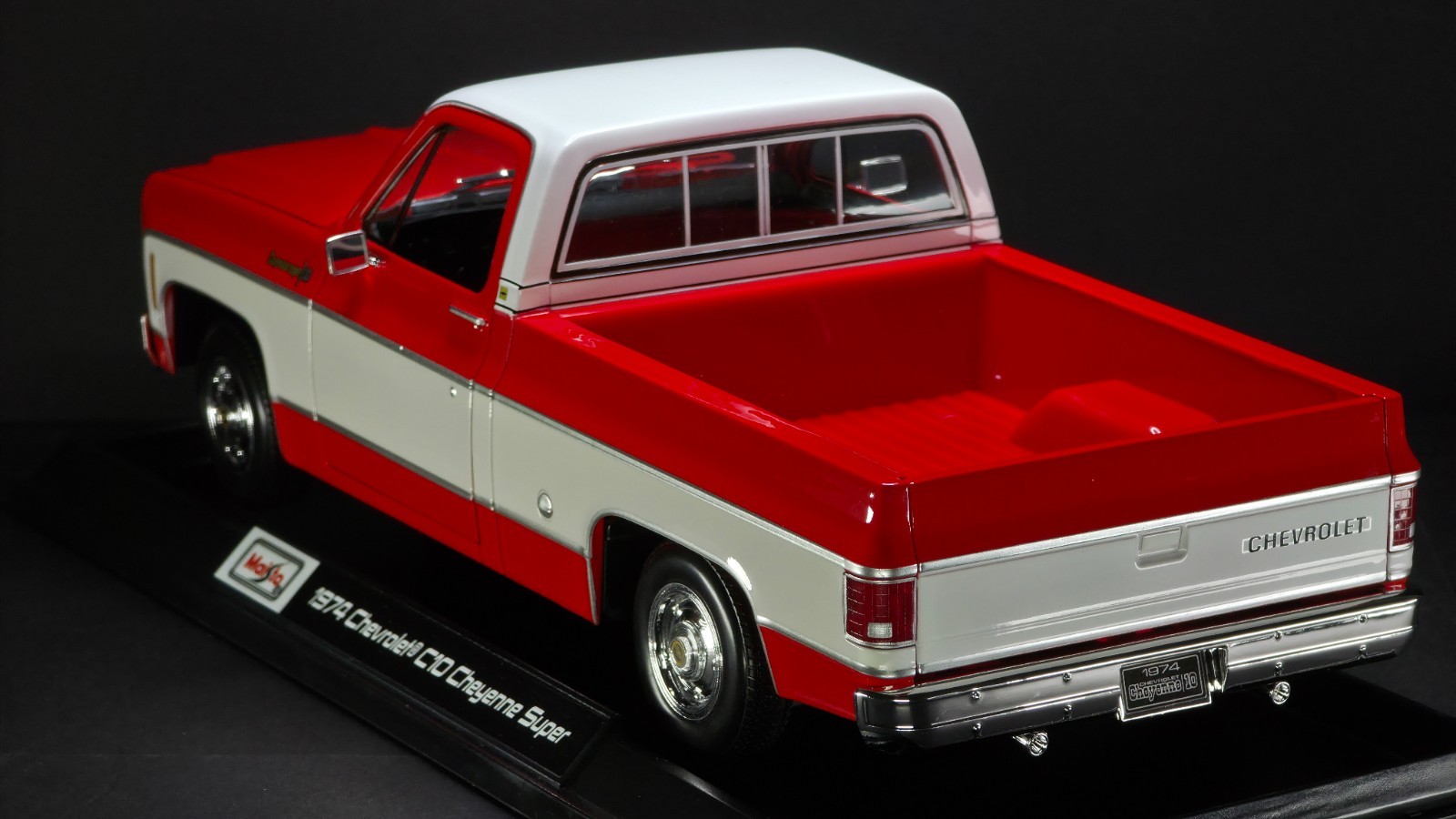 1974 Chevrolet C10 Cheyenne Super 1:18 Maisto Exclusive Style Special Edition
