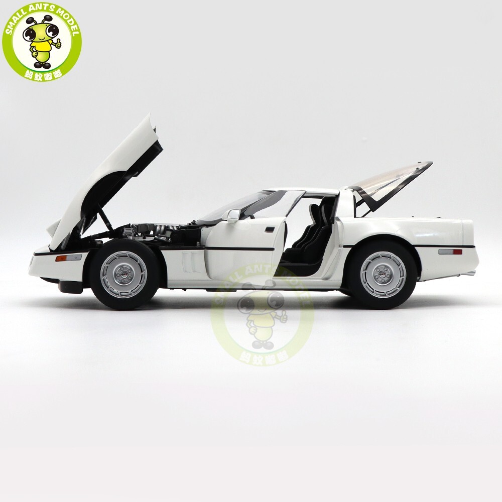 1/18 Autoart 71243 Chevrolet Corvette C4 1986 Diecast Model Car Gifts For Father