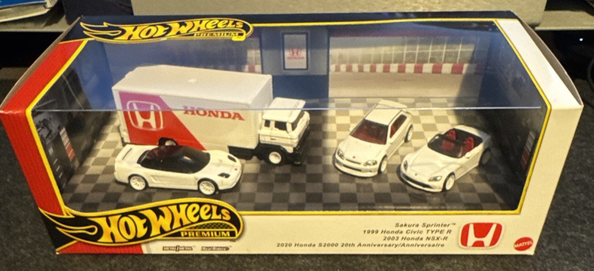 Hot Wheels | 2025 Premium Diorama Honda Set | Civic Type-R, NSX-R, S2000