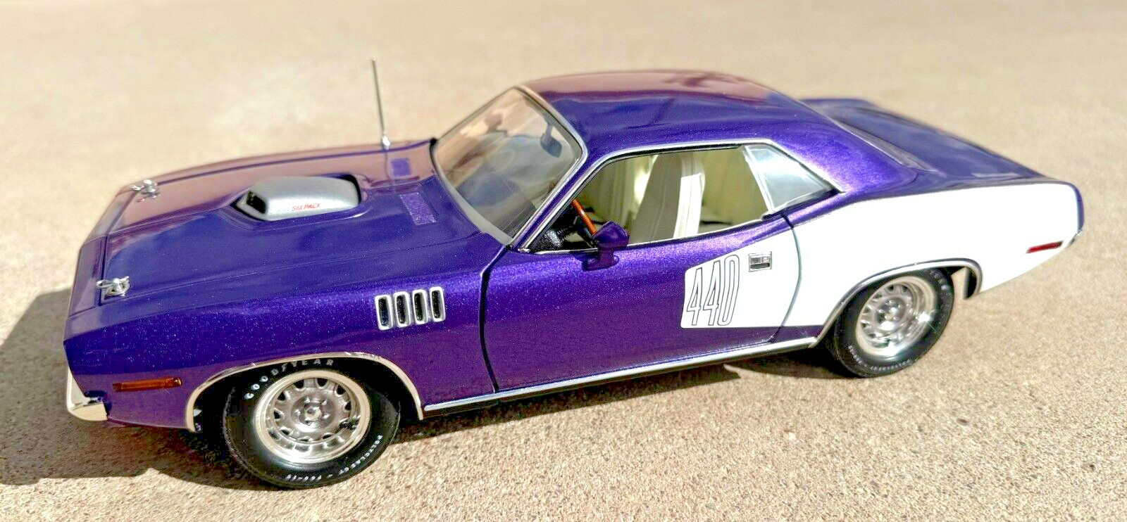 1/18 scale, YCID #40, 1971 CUDA, 440/6 pack shaker hood, 1 of 199, PLEASE READ