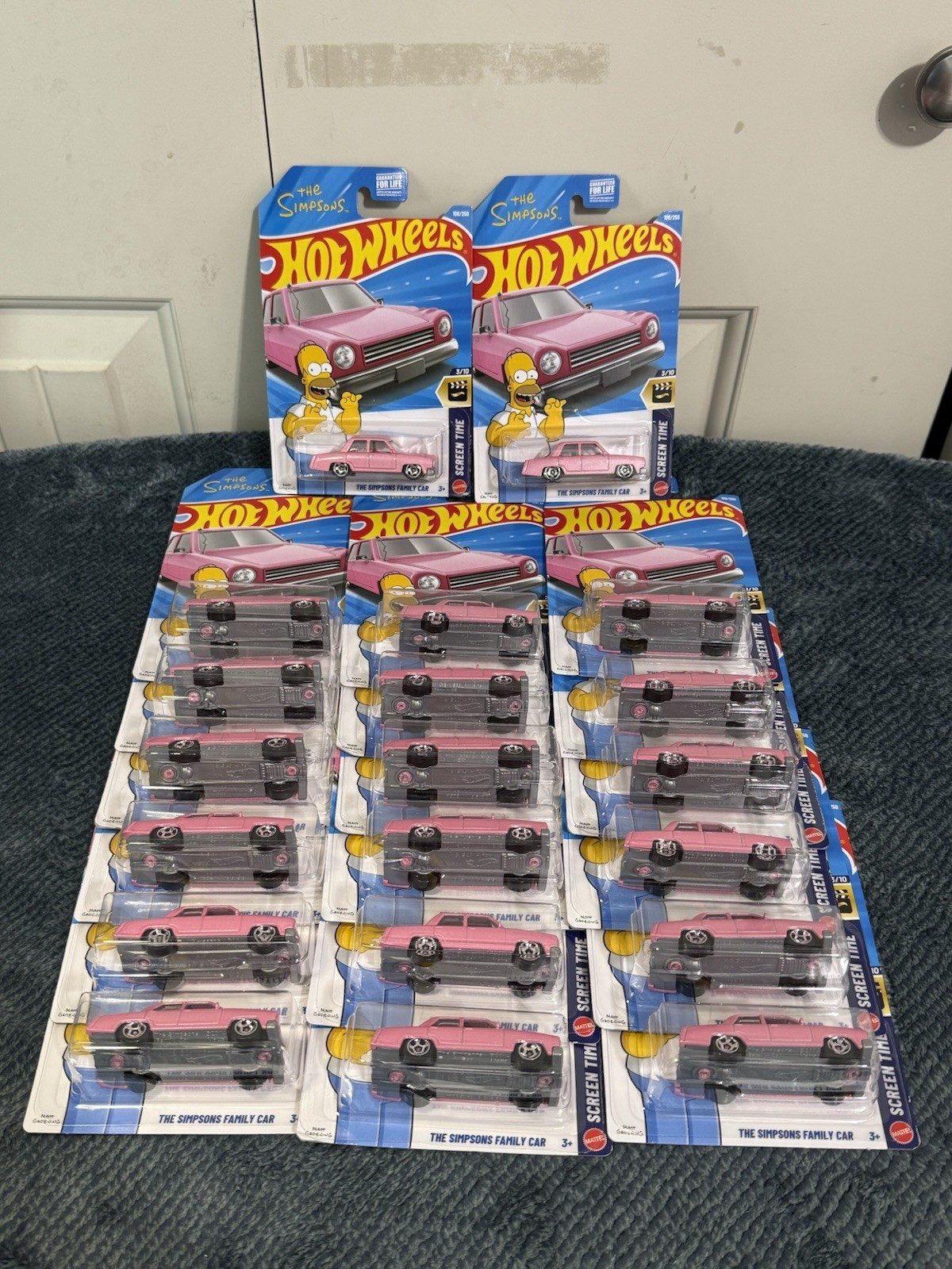 Hot Wheels The Simpsons Family Car Lot Of ( 20 cars )
