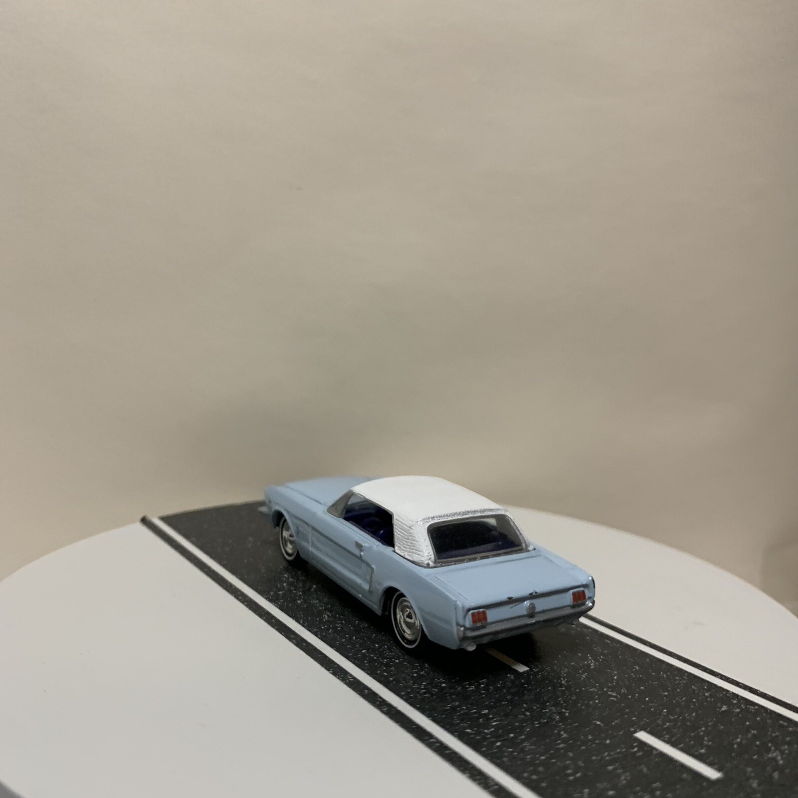 Johnny Lightning James Bond 007 Thunderball Light Blue Ford Mustang Convertible