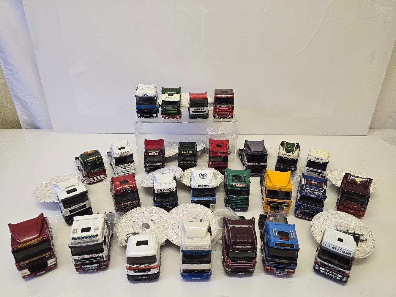 Corgi 1:50 Truck Tractor Unit Choose Your Vehicle Scania Volvo DAF MAN Renault