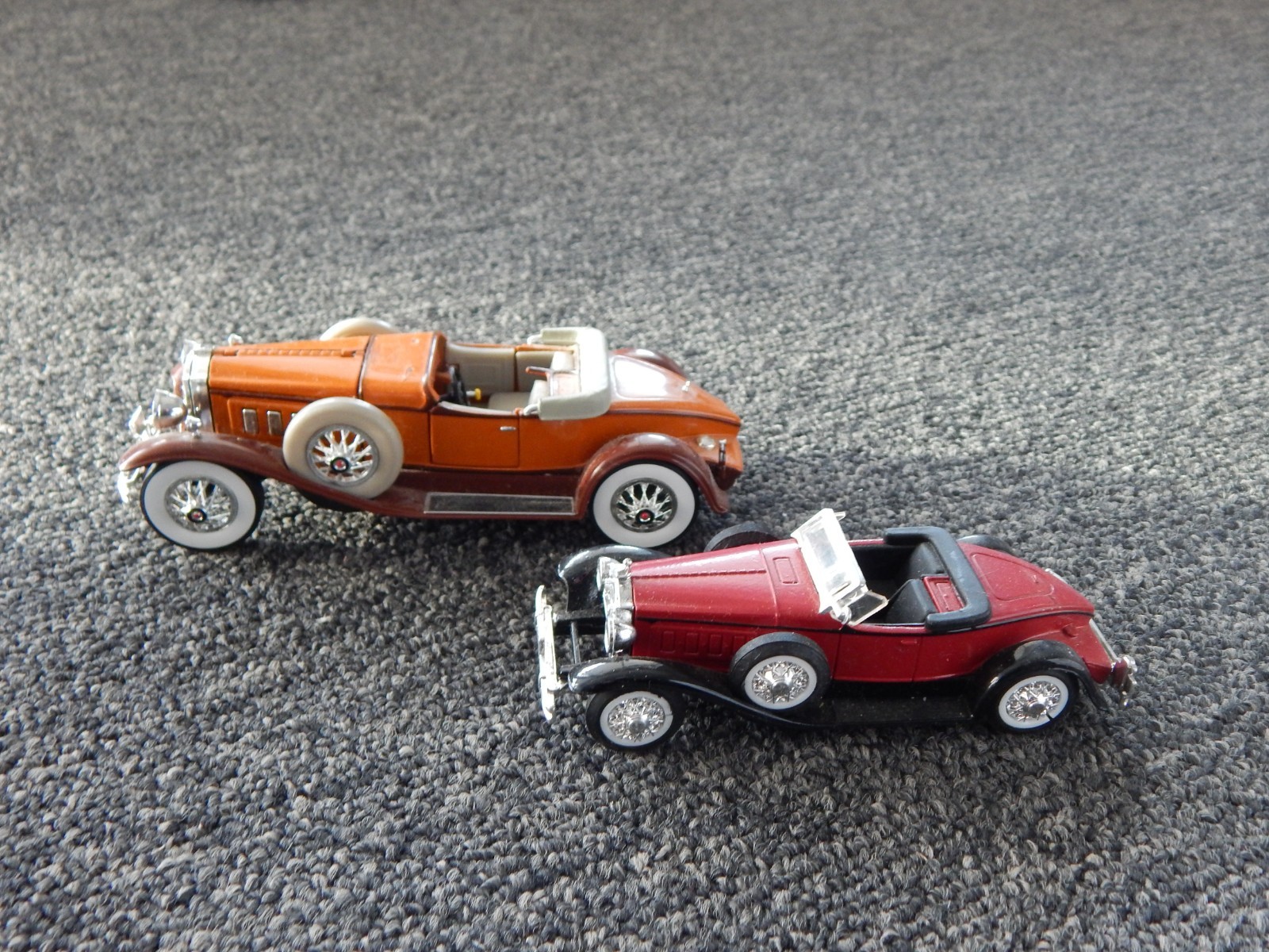 Large Lot of 18 Vintage Die-Cast & Plastic Toy Cars Various Brands