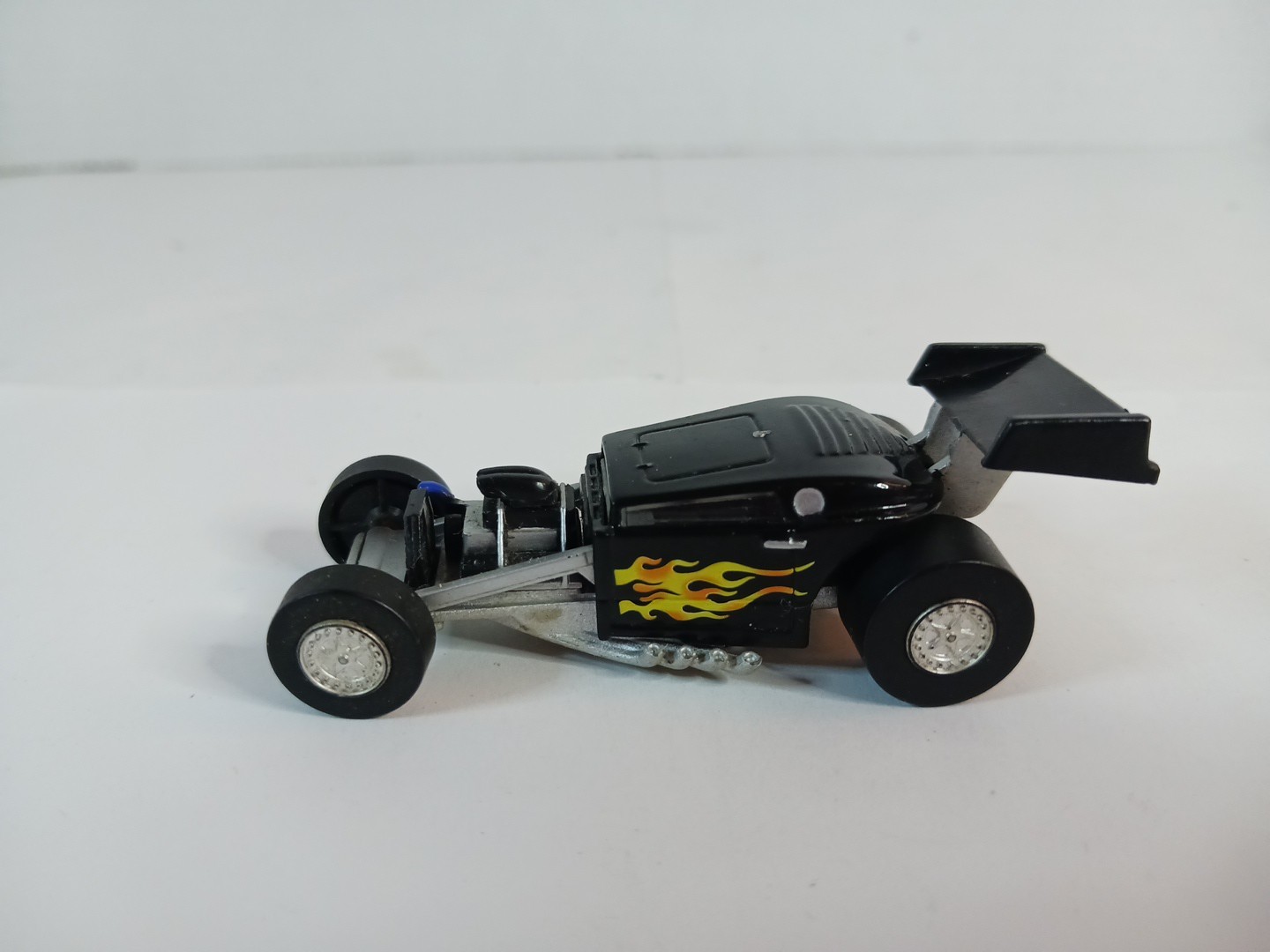 ERTL Hi Roller Hot Rod Rat Rod Lowrider Dragster Black Flames