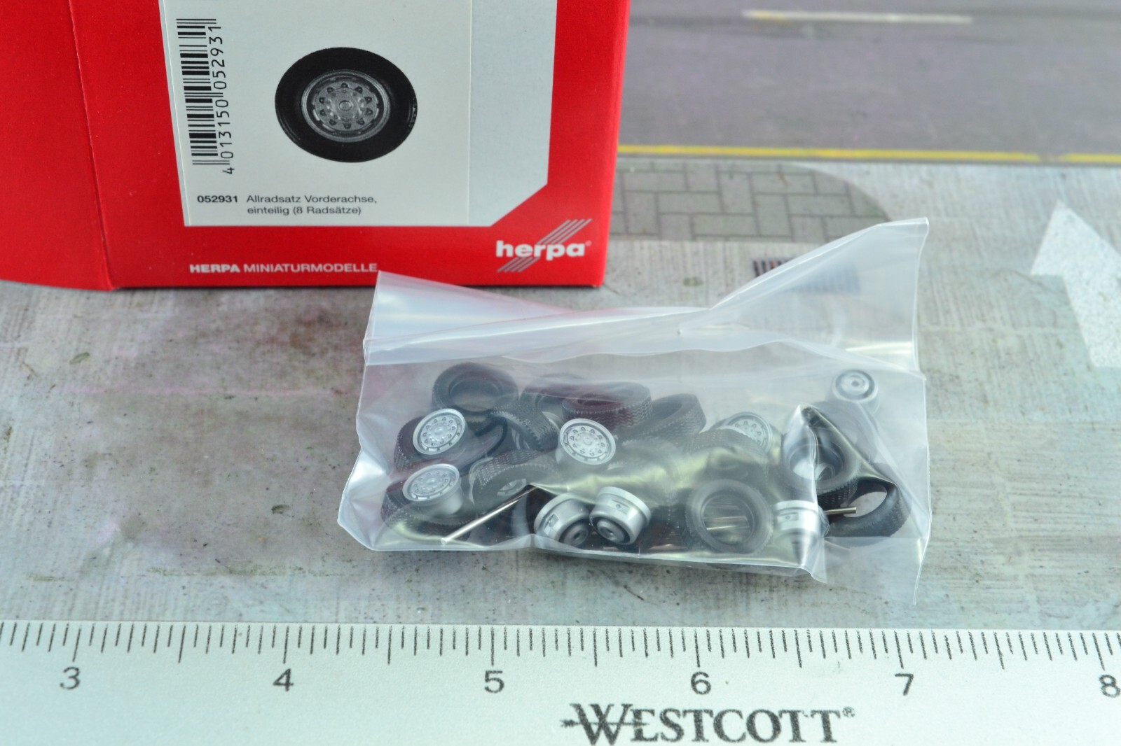 Herpa 052931 8X Single Wheel Sets Tire + Rims + Axles Tractor unit Truck 1:87 HO
