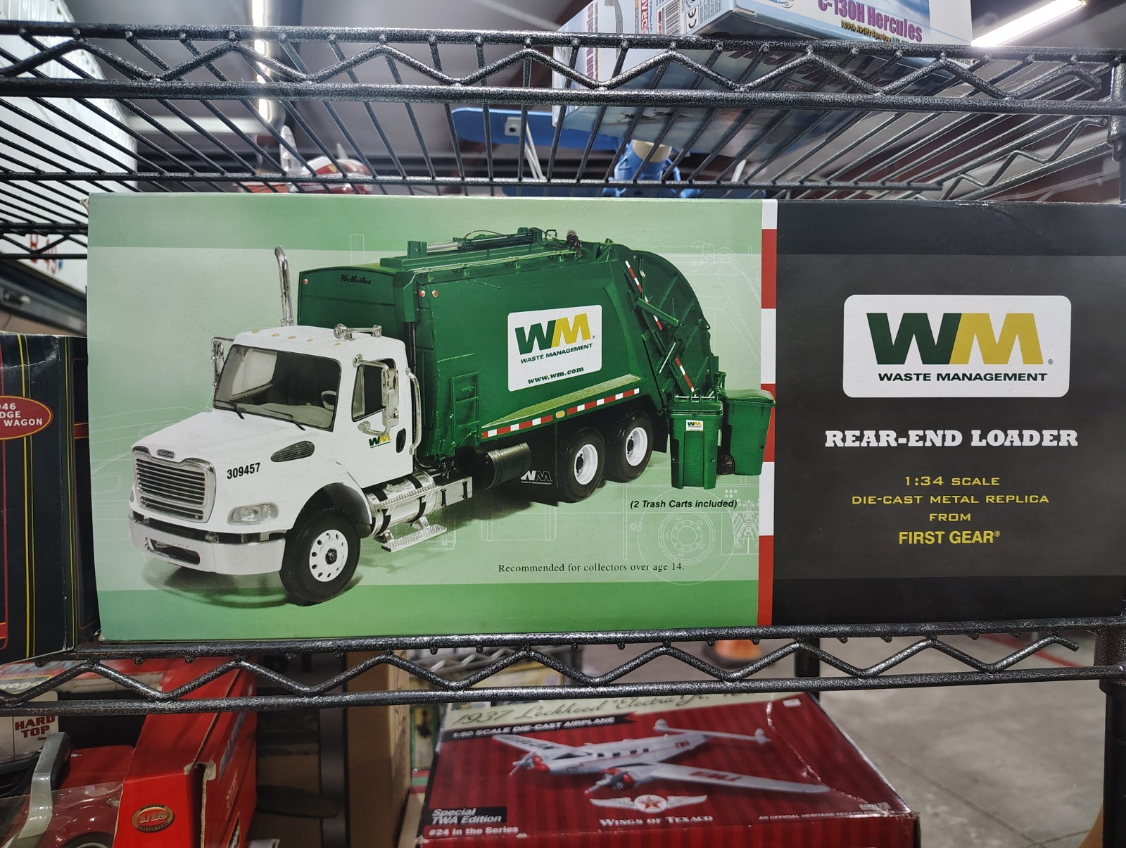 First Gear 10-3287D 1:34 Freightliner M2 112 Refuse Truck Diecast Model