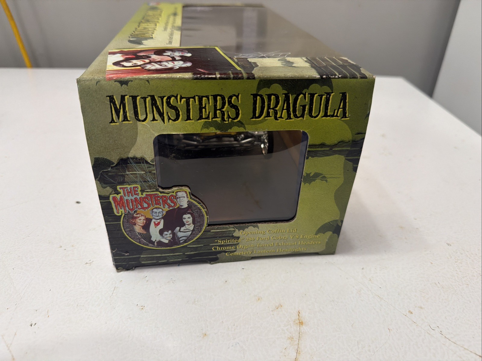 Ertl American Muscle The Munsters Dragsters Dragula 1:18 Diecast – Gold