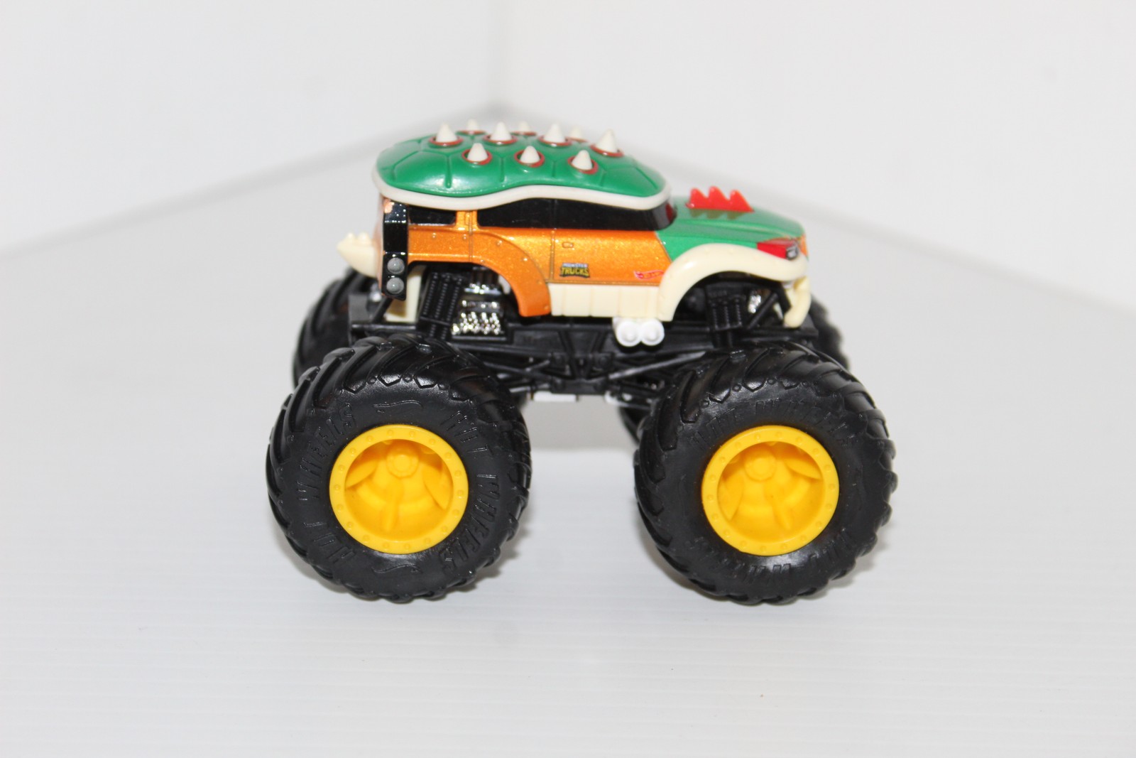 Hot Wheels Monster Trucks Live Bowser Diecast Toy Vehicle Super Mario Bros.