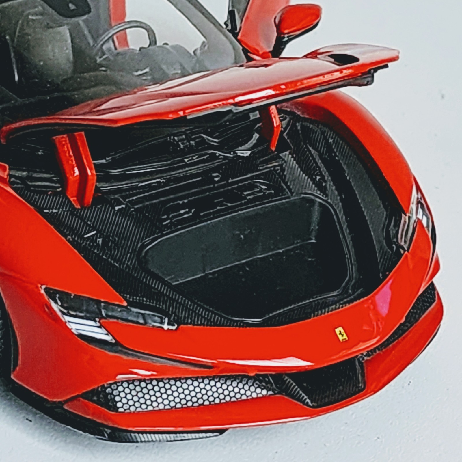 Maisto Special Edition Ferrari SF90 Stradale Red 1:18 Diecast