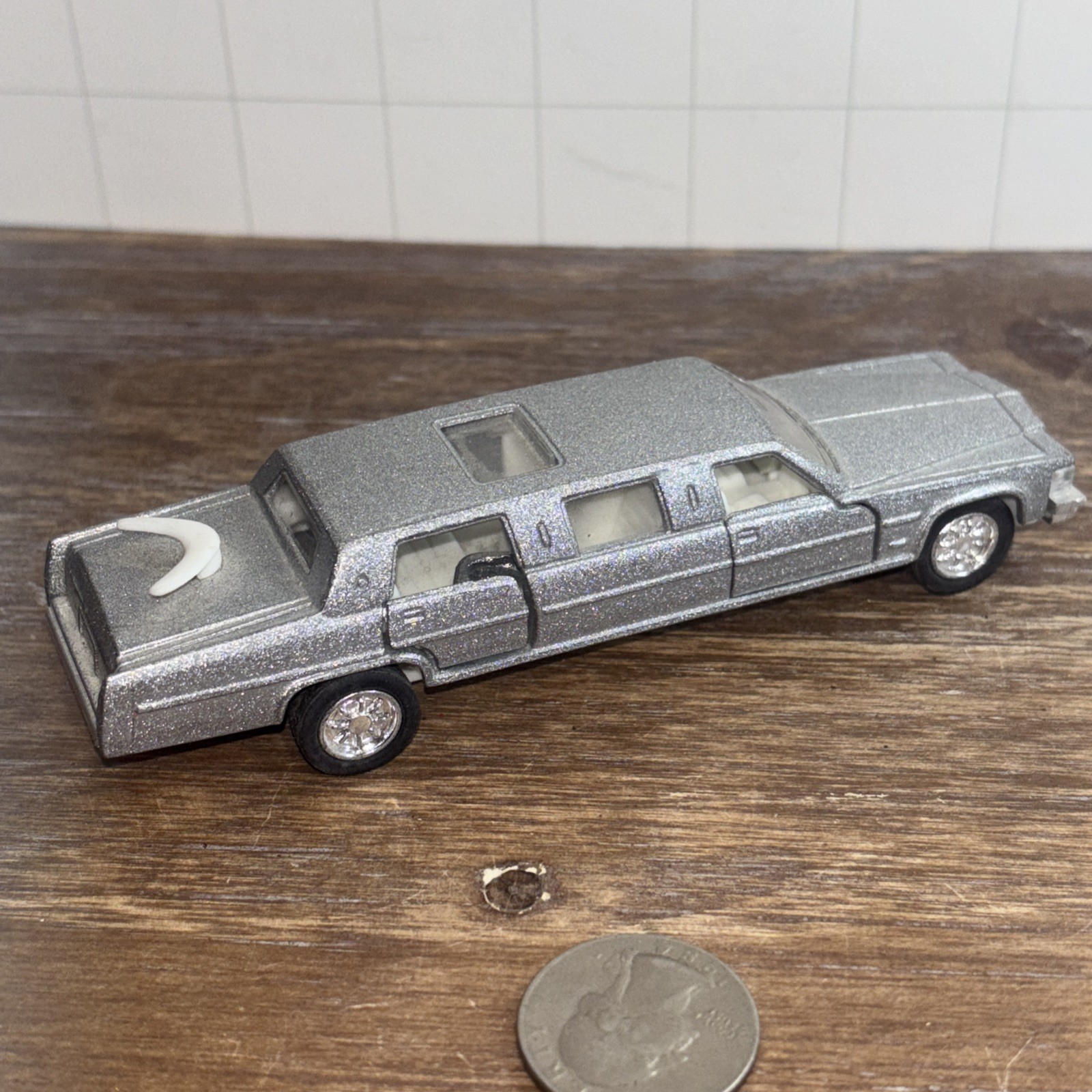 Kintoy Stretch Limousine Limo Silver Diecast 5” Toy Pull Back Works