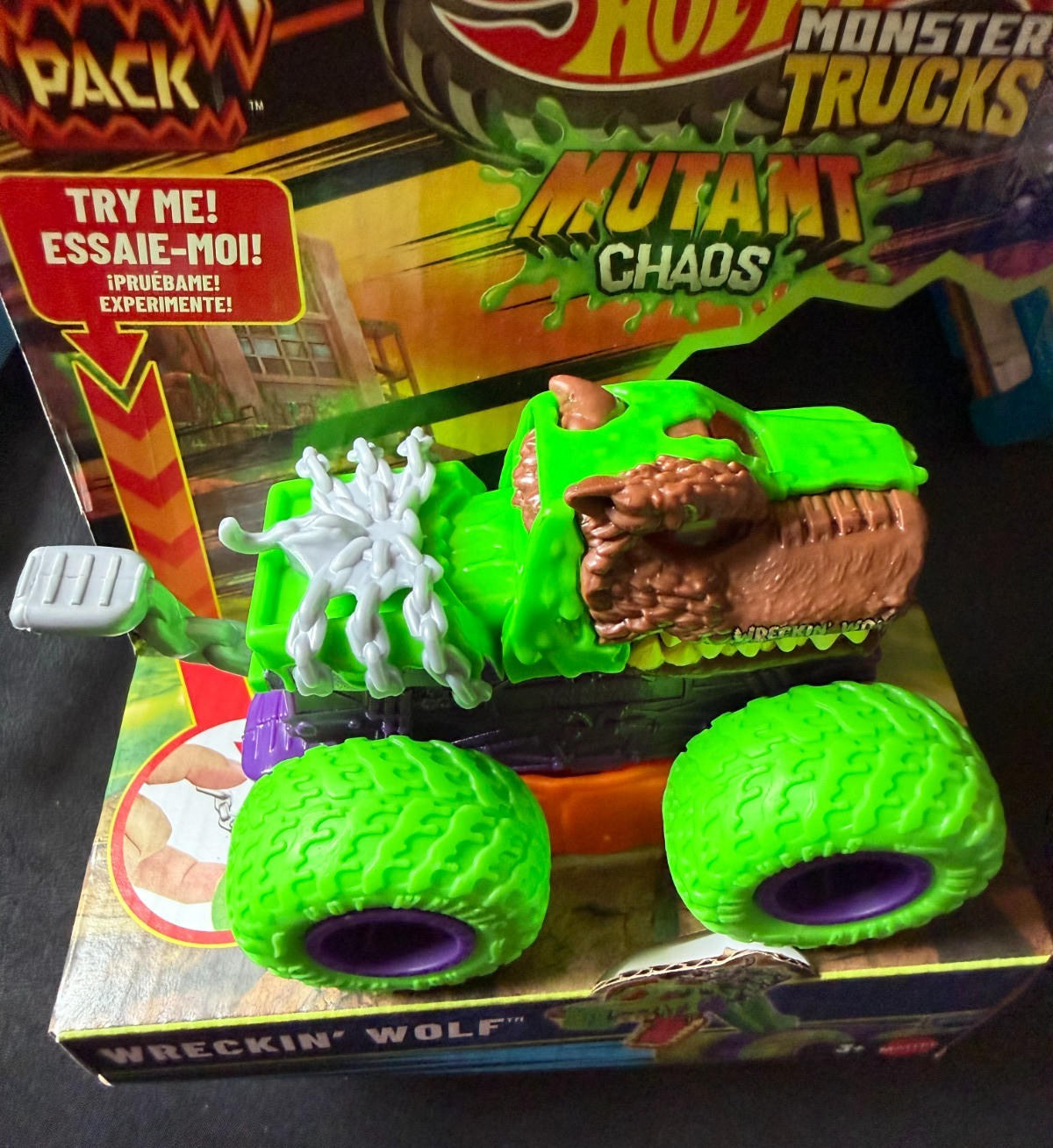 Hot Wheels Monster Trucks Attack Pack Wreckin’ Wolf