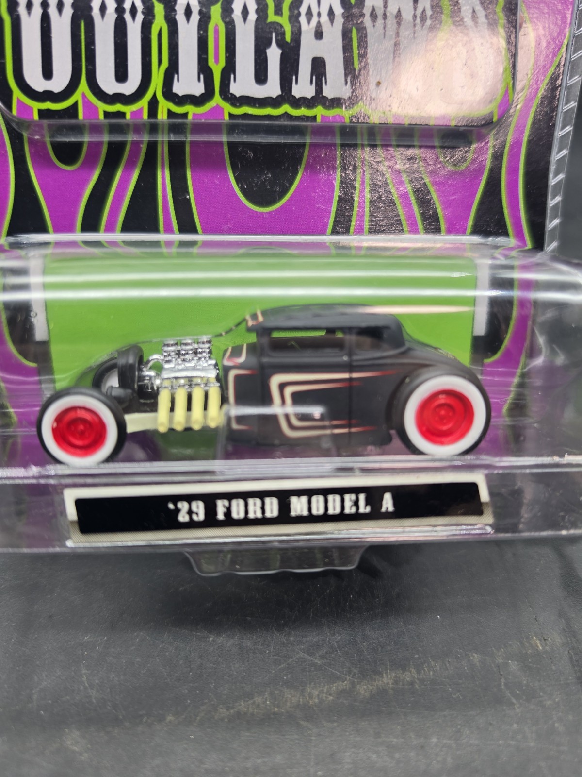 MAISTO ALL STARS OUTLAWS ‘29 FORD MODEL A MOC 1:64 Flat Black Rat Rod
