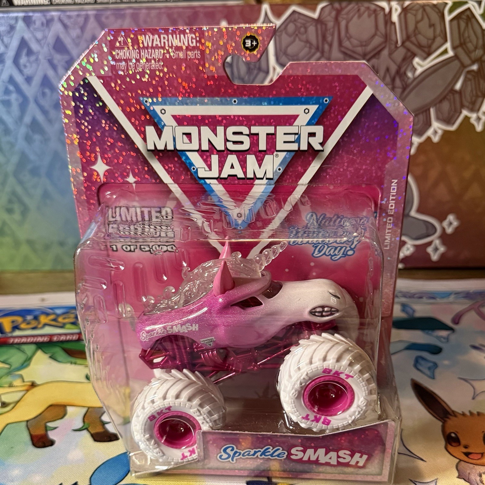 SPARKLE SMASH NATIONAL UNICORN DAY MONSTER JAM LIMITED EDITION 1 OF 5000 1/64