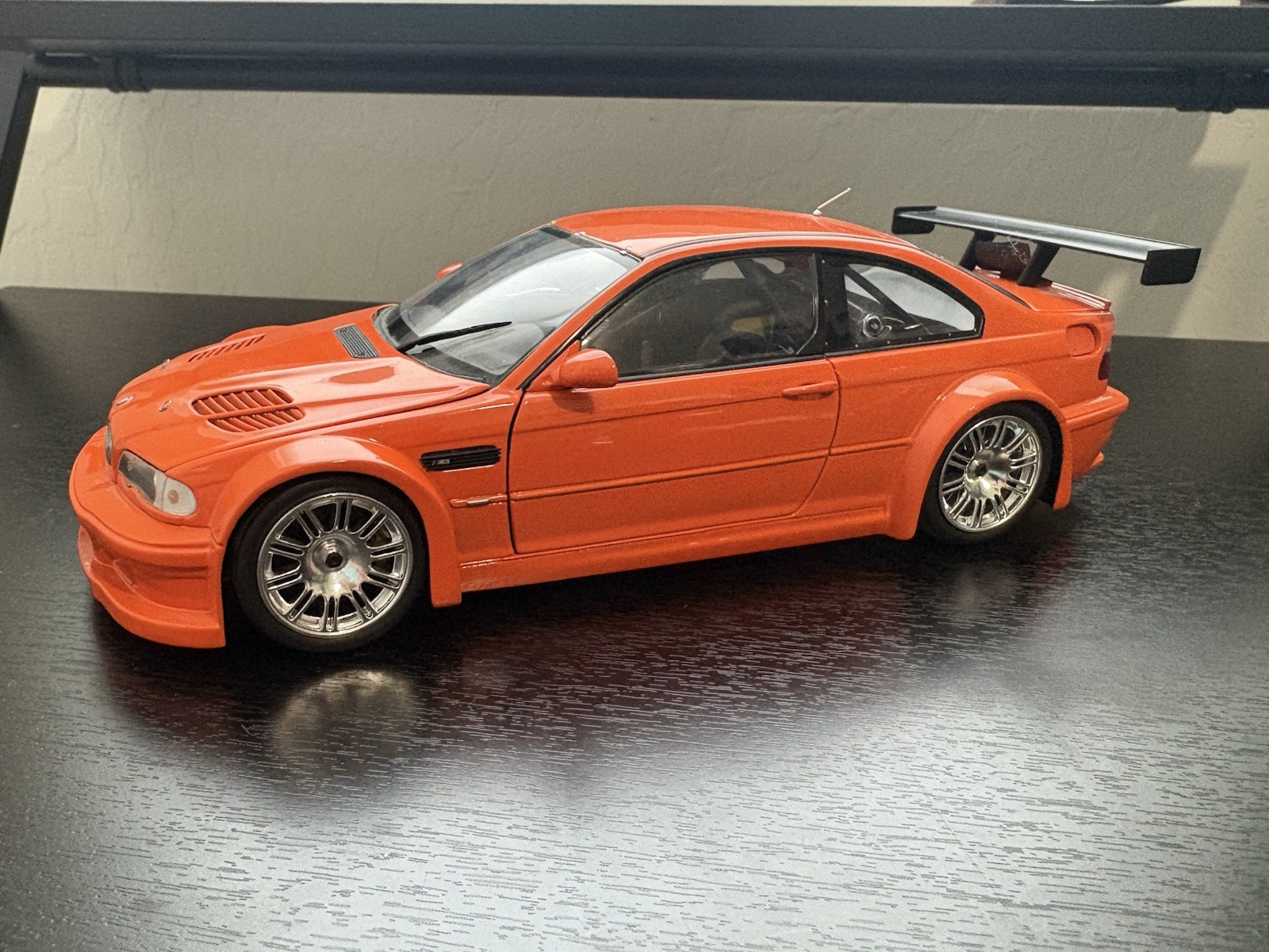 1:18 Minichamps BMW E46 M3 GTR Street 2001 – Orange