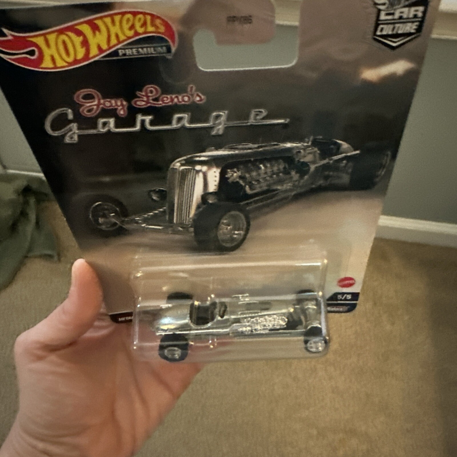 Hot Wheels Premiums Tank Car – Silver (HCJ85)
