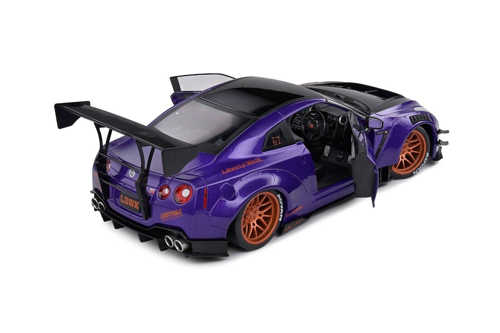 1/18 Nissan GT-R R35 Liberty Walk Body Kit 2.0 RHD 2022 Diecast Solido S1805812
