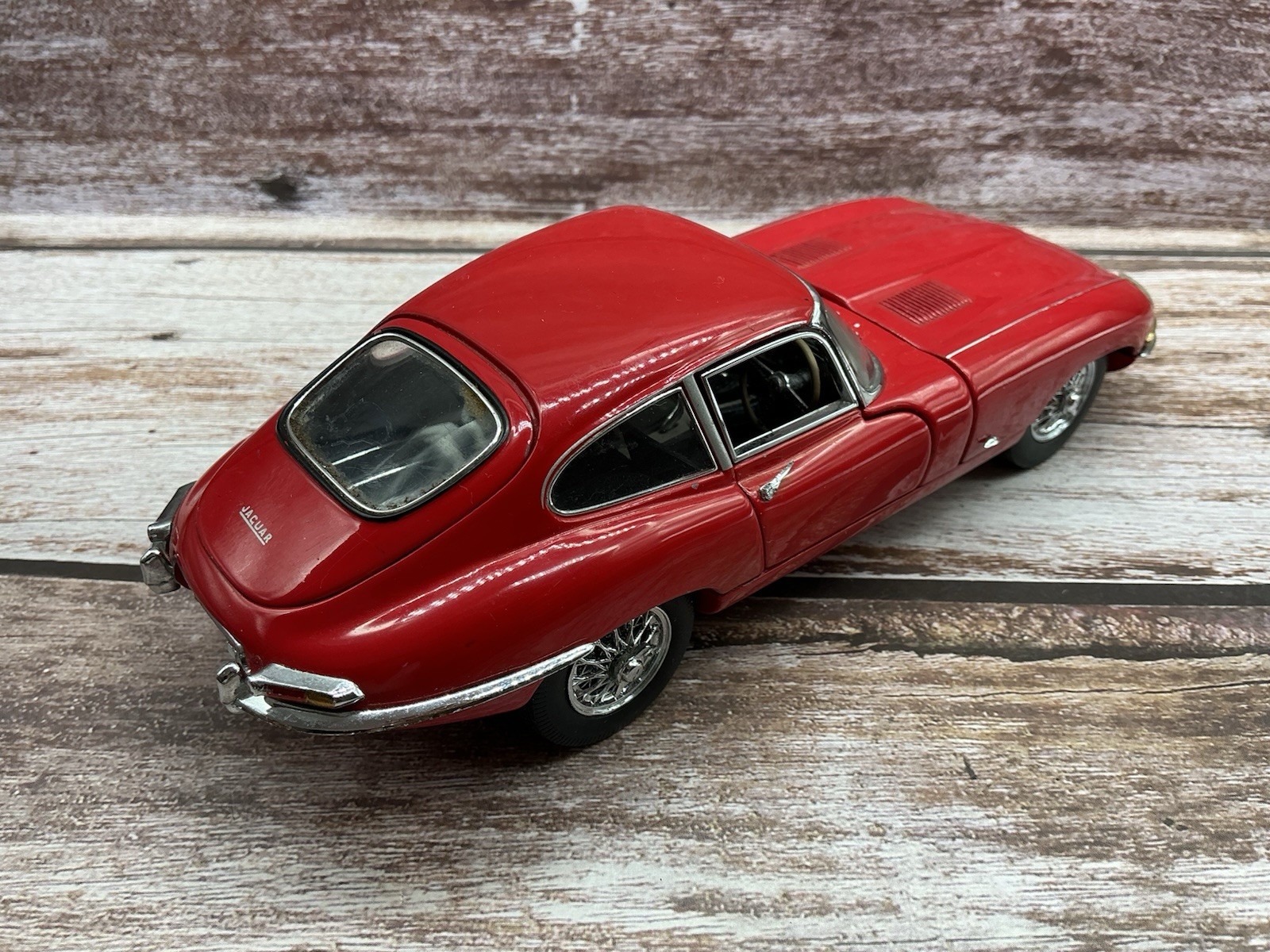 Franklin Mint 1/24 Scale 1961 Jaguar E-Type Coupe Model