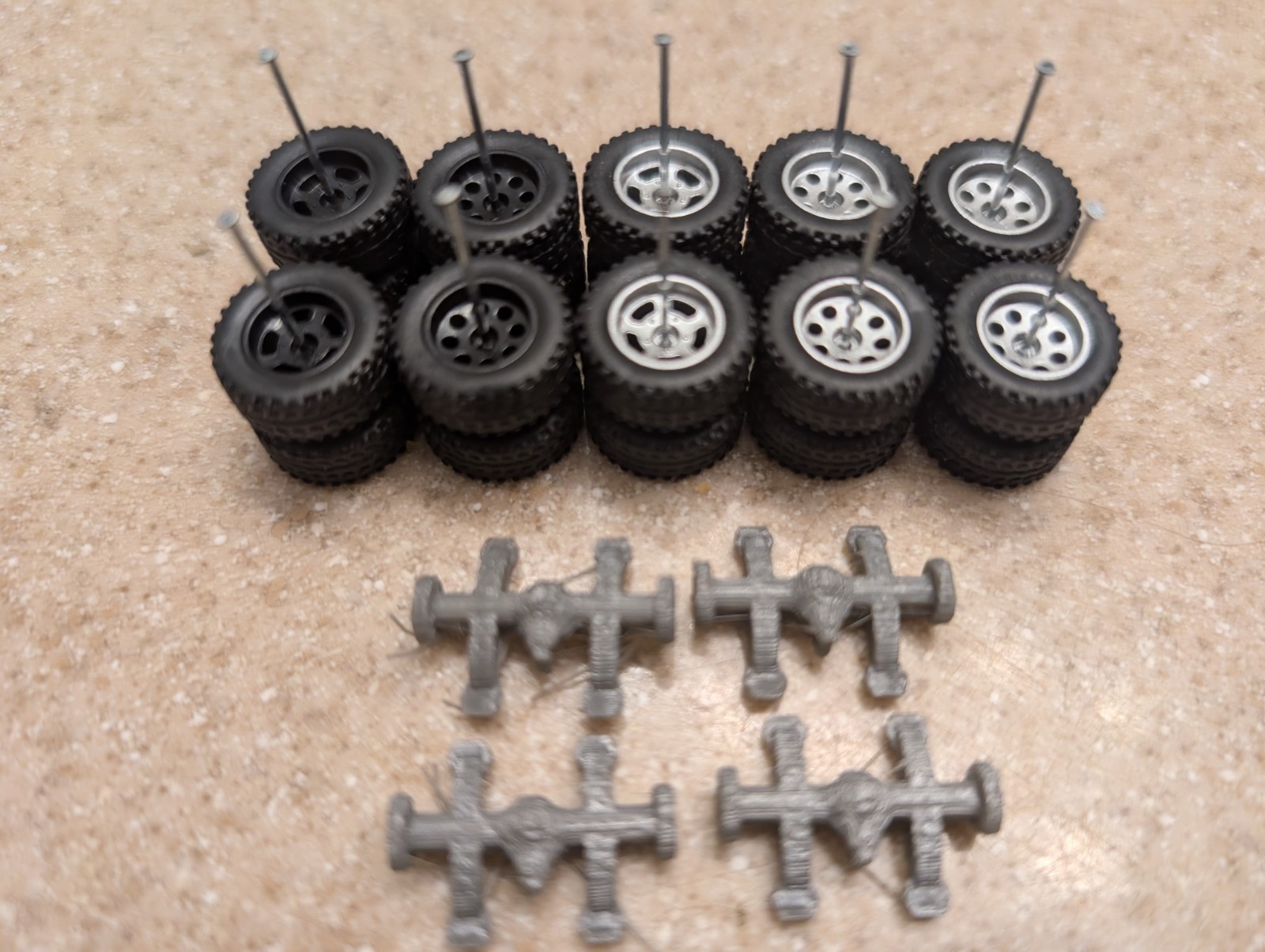 HoT 5 Swap sets Wheels off road truck rubber Tires 1/64 Real Riders Free Lift