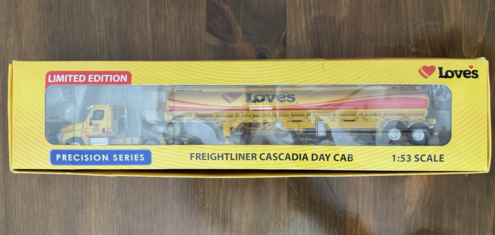 Tonkin 1/53 Loves Freightliner Cascadia Day Cab Fuel Tanker Semi Limited Edition