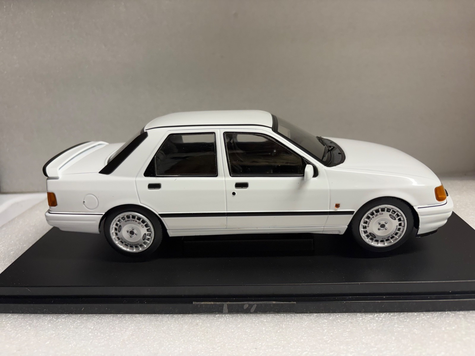 1/18 MCG 1990 Ford Sierra Cosworth 4X4 1990 White OZ Wheels MCG18172 NOS RARE!!!