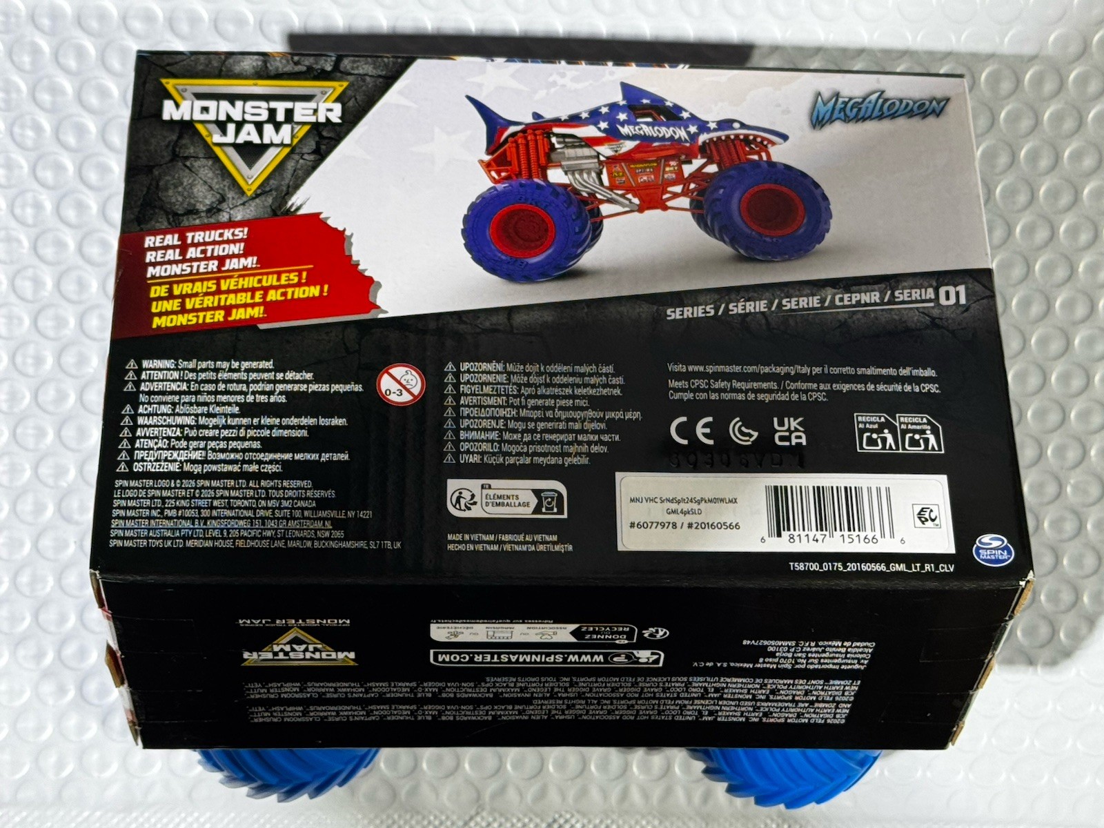Monster Jam 2026 Stars & Stripes MEGALODON 1:24 BIG