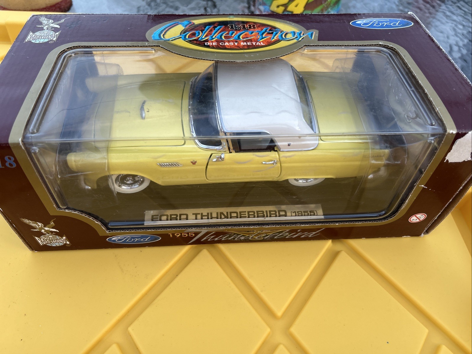 Road Legends Yat Ming 1955 Thunderbird Yellow removable top scale 1:18 Used
