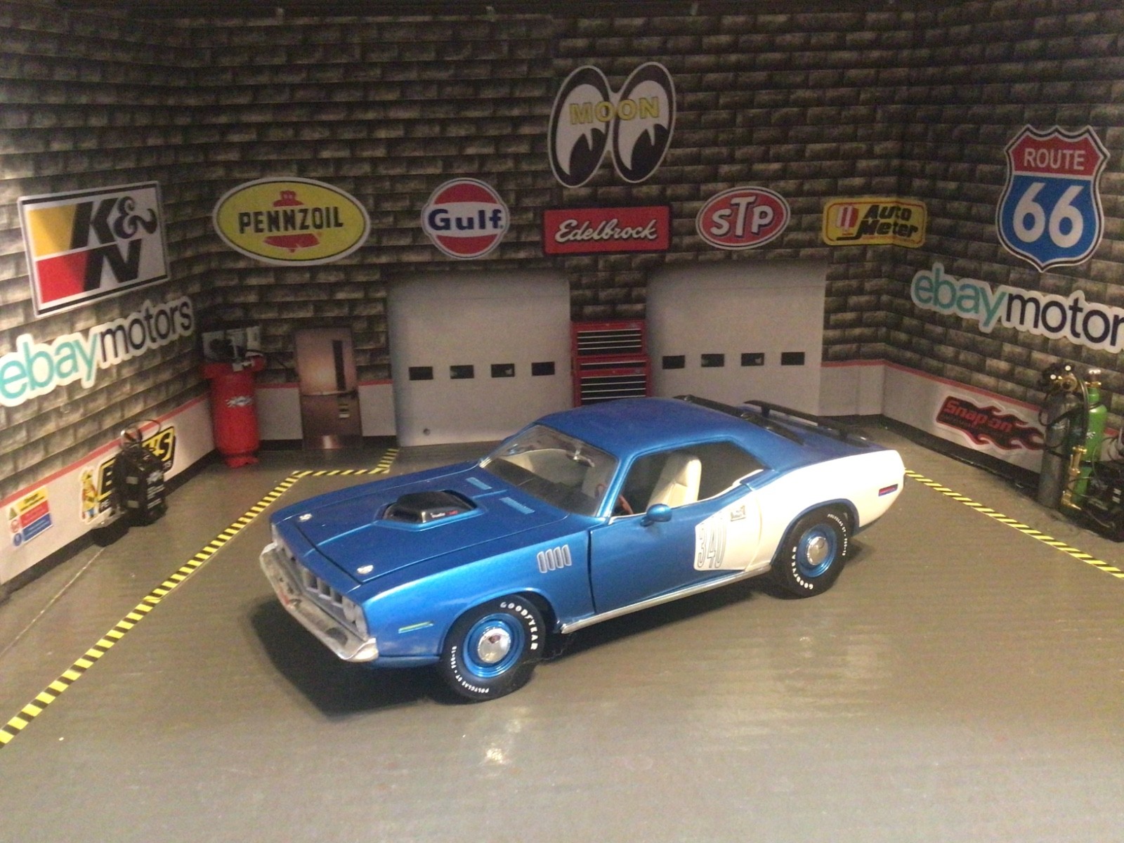 Ertl Supercars 1971 Plymouth Cuda – 340 – 1/18th Scale Die-Cast