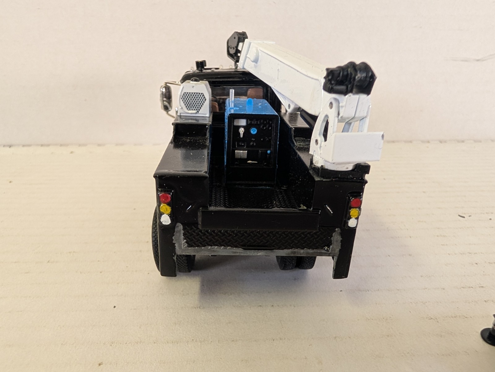 1:53 Scale Mack Service Truck Project – Unassembled Utility Body