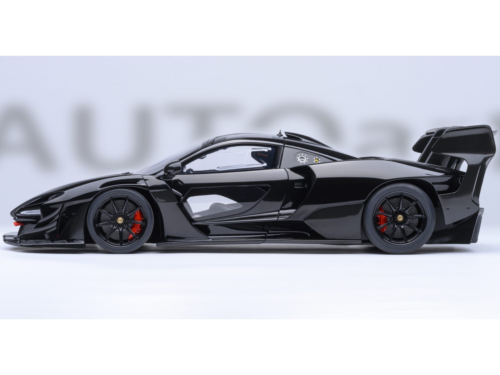 MCLAREN SENNA GTR ONYX BLACK 1/18 MODEL CAR BY AUTOART 81954