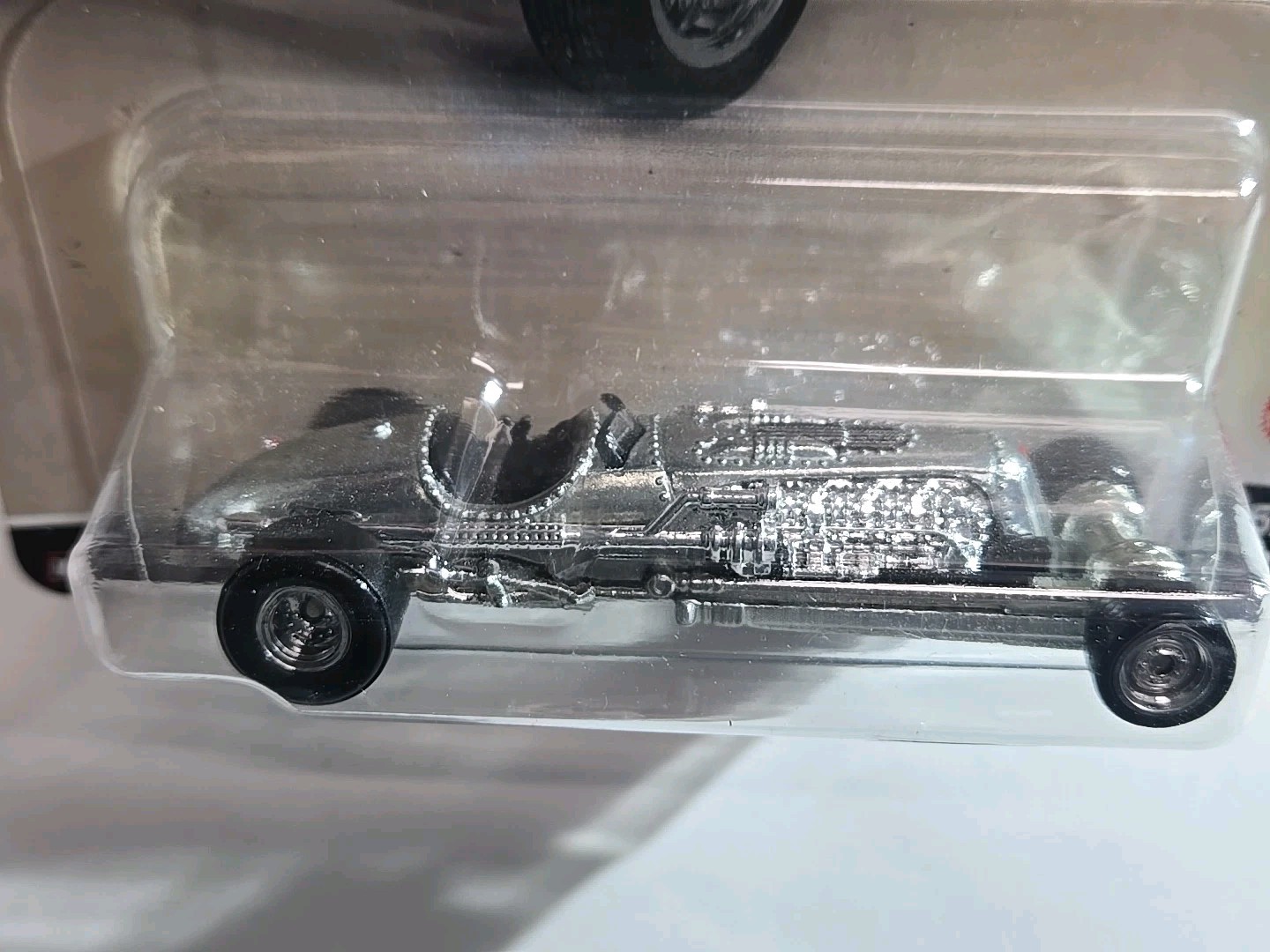 Hot Wheels Premiums Tank Car – Silver (HCJ85)