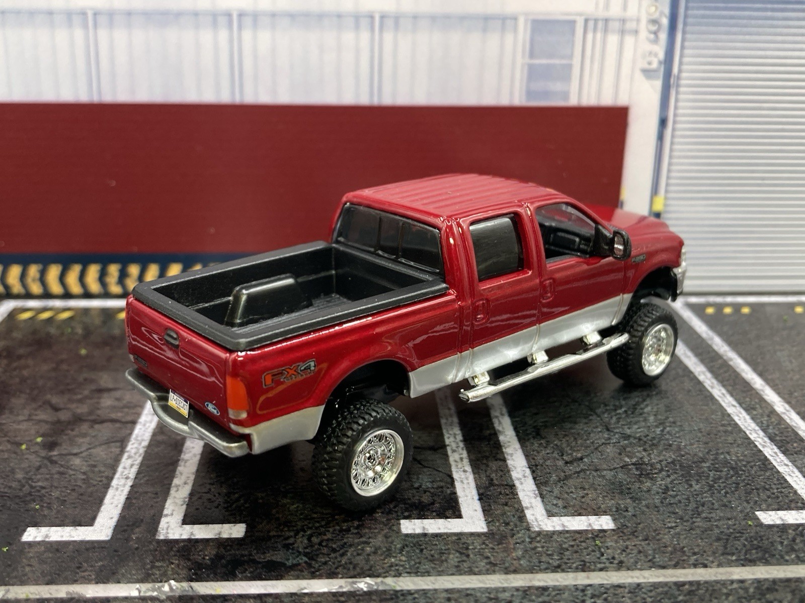 2004 Ford F-250 Super Duty Lifted 4×4 Truck 1/64 Diecast Custom Off Road Pickup